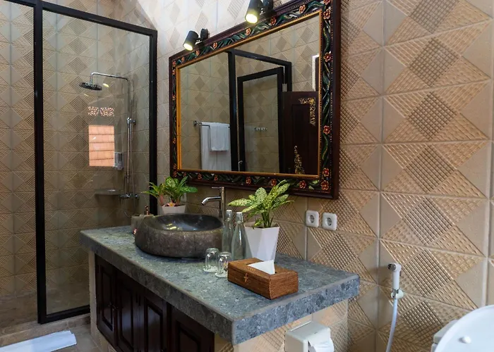 Selonding Batu Villa Lovina